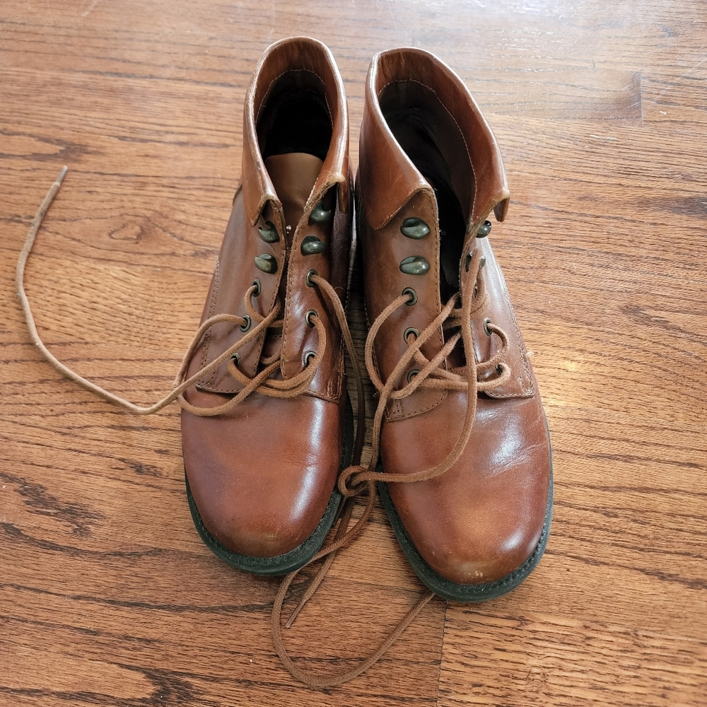Brown Leather Lace-up Boots